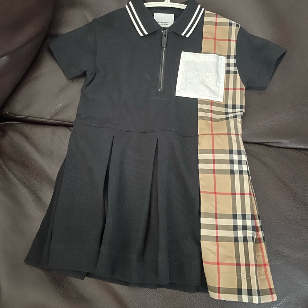 Burberry toddler 2T dress , Dress was only wore once. No bargaining..